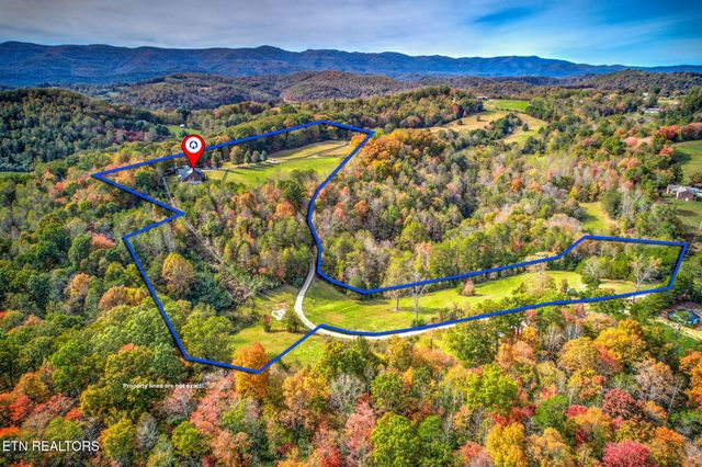 445 & 443 Leighton Lane, Jacksboro, TN 37757