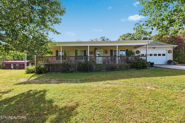 445 & 443 Leighton Lane, Jacksboro, TN 37757