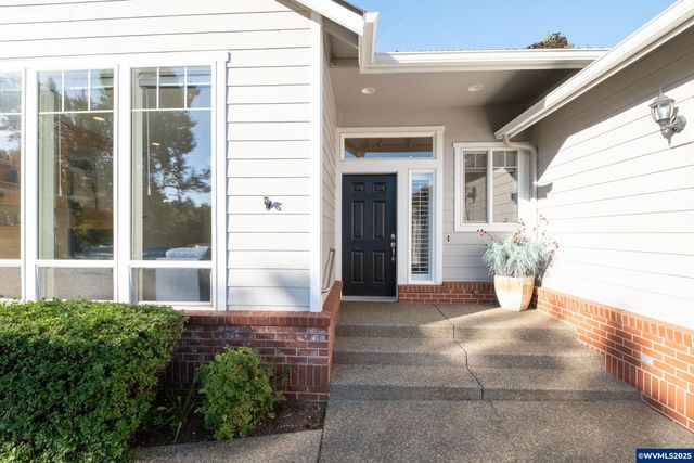 495 Inverness Lp SE, Salem, OR 97306