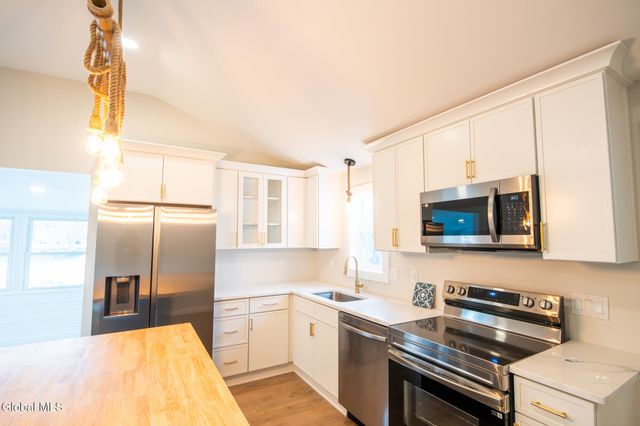 22 Hudson View Lane, Queensbury, NY 12804