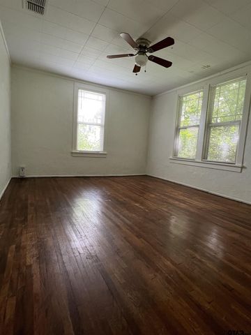 328 S Mockingbird, Tyler, TX 75701