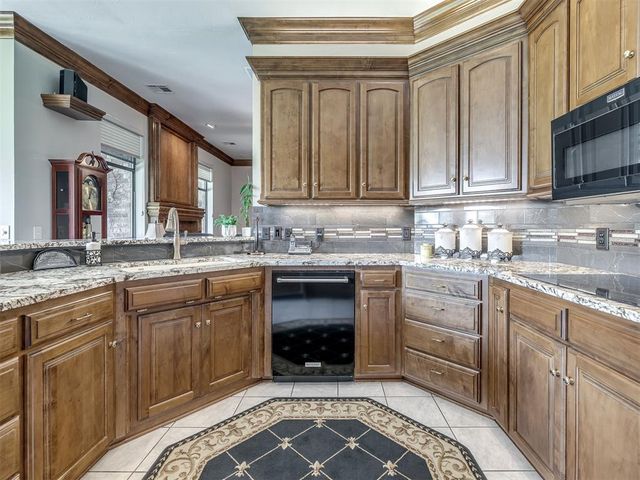 1400 Quail Lake Way, Mustang, OK 73064