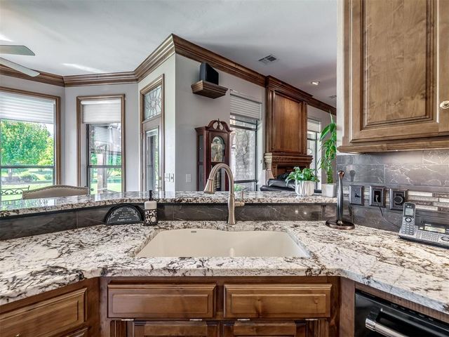 1400 Quail Lake Way, Mustang, OK 73064