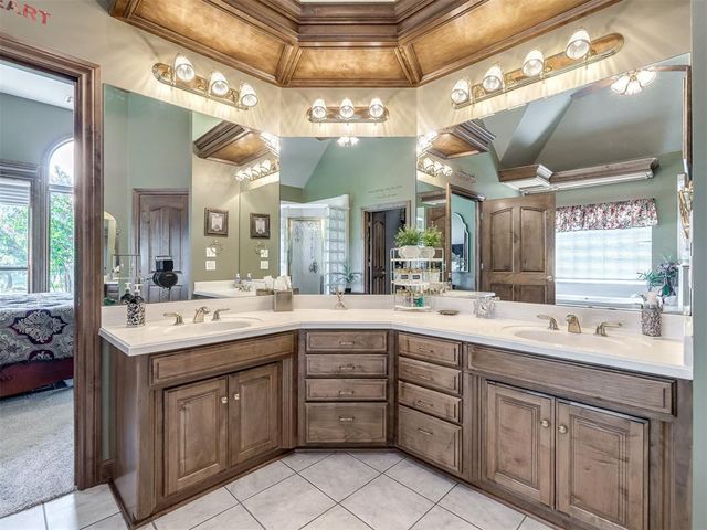 1400 Quail Lake Way, Mustang, OK 73064