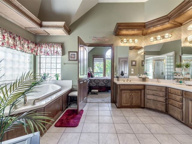 1400 Quail Lake Way, Mustang, OK 73064