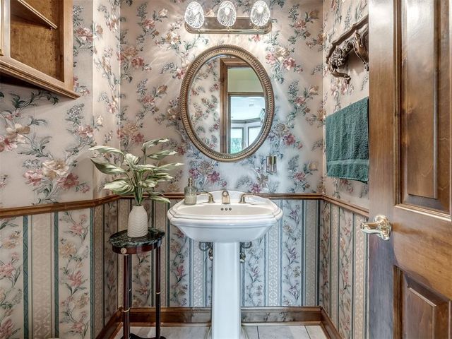 1400 Quail Lake Way, Mustang, OK 73064