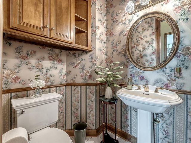 1400 Quail Lake Way, Mustang, OK 73064