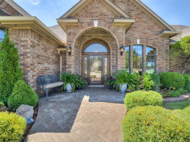 1400 Quail Lake Way, Mustang, OK 73064