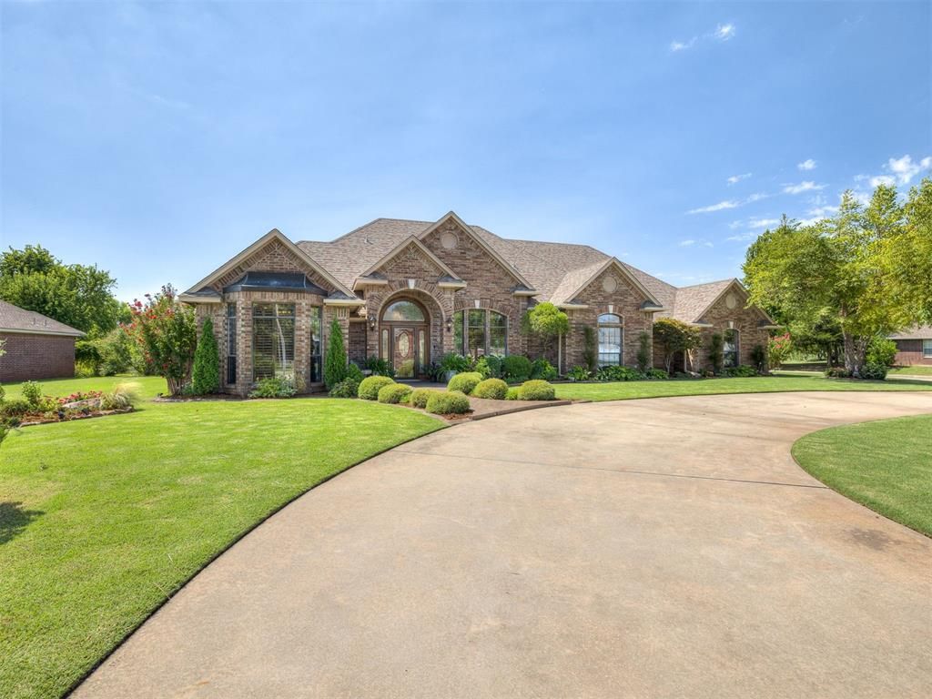 1400 Quail Lake Way, Mustang, OK 73064