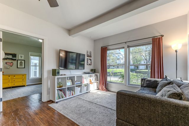 832 Sigsbee Street SE, Grand Rapids, MI 49506