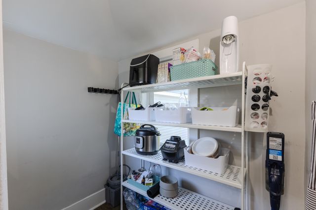 832 Sigsbee Street SE, Grand Rapids, MI 49506