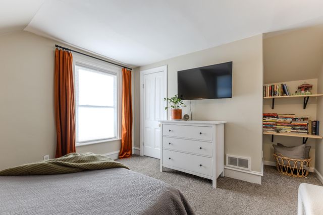 832 Sigsbee Street SE, Grand Rapids, MI 49506