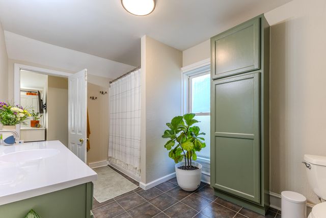 832 Sigsbee Street SE, Grand Rapids, MI 49506