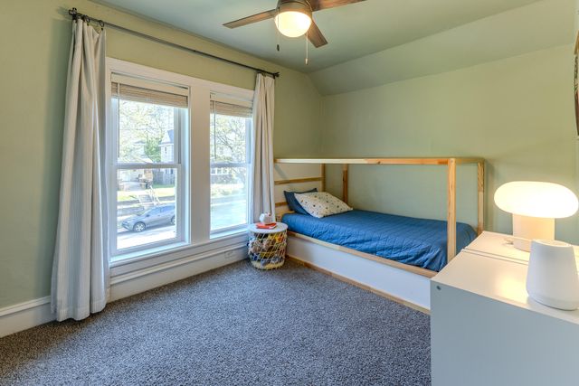 832 Sigsbee Street SE, Grand Rapids, MI 49506