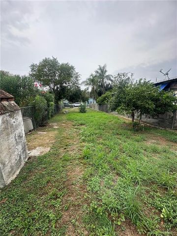 208 N Calle Juanita Street, Edcouch, TX 78538