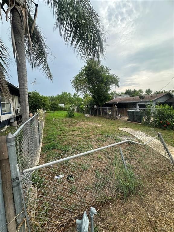 208 N Calle Juanita Street, Edcouch, TX 78538