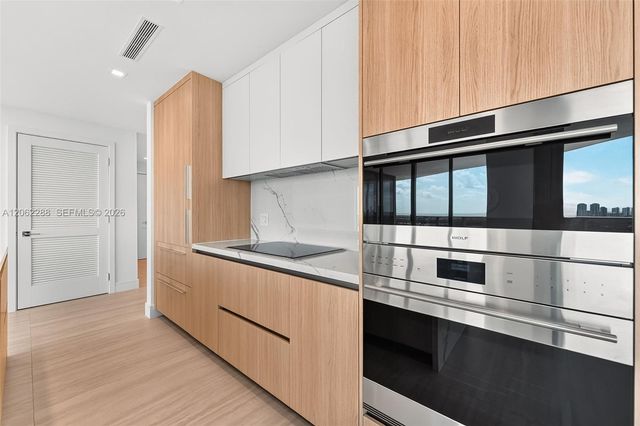 2411 Laguna Circle 2011, North Miami, FL 33181