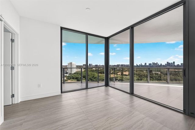 2411 Laguna Circle 2011, North Miami, FL 33181