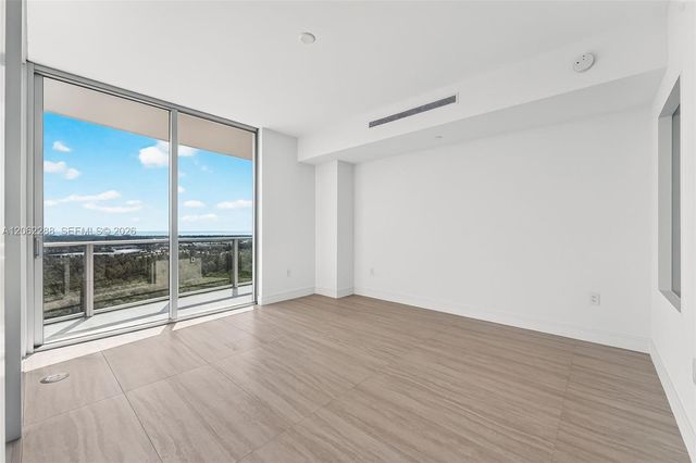 2411 Laguna Circle 2011, North Miami, FL 33181