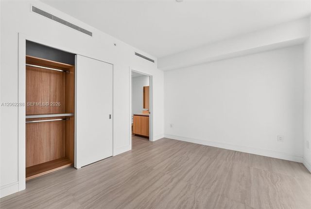 2411 Laguna Circle 2011, North Miami, FL 33181