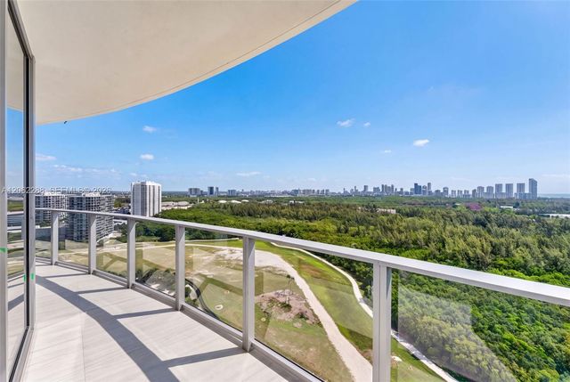 2411 Laguna Circle 2011, North Miami, FL 33181