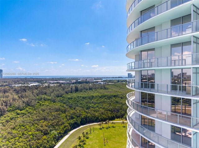2411 Laguna Circle 2011, North Miami, FL 33181