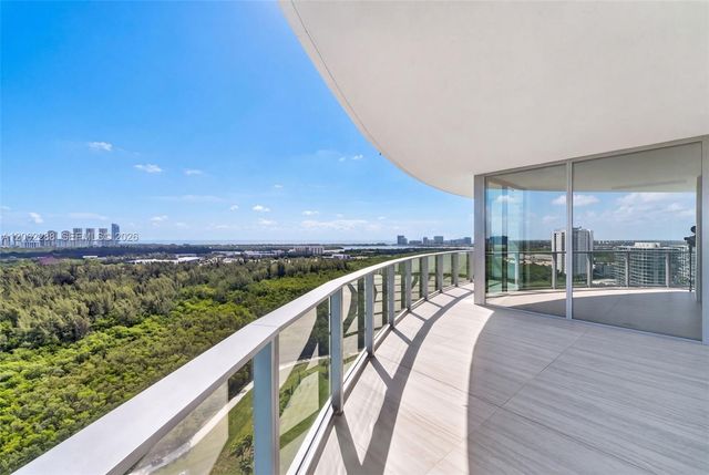 2411 Laguna Circle 2011, North Miami, FL 33181
