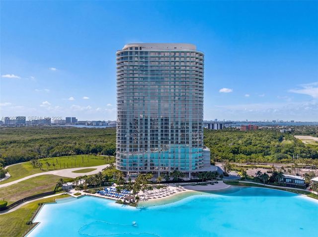 2411 Laguna Circle 2011, North Miami, FL 33181