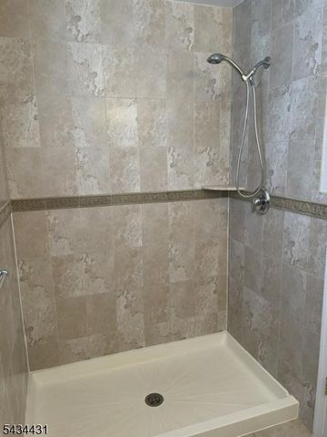 846 Garden St, Elizabeth City, NJ 07202