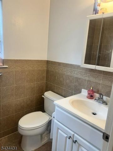 846 Garden St, Elizabeth City, NJ 07202