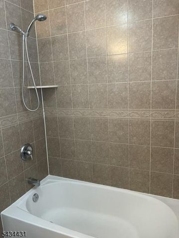 846 Garden St, Elizabeth City, NJ 07202
