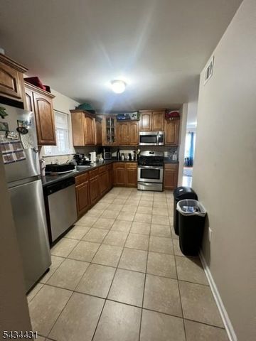 846 Garden St, Elizabeth City, NJ 07202