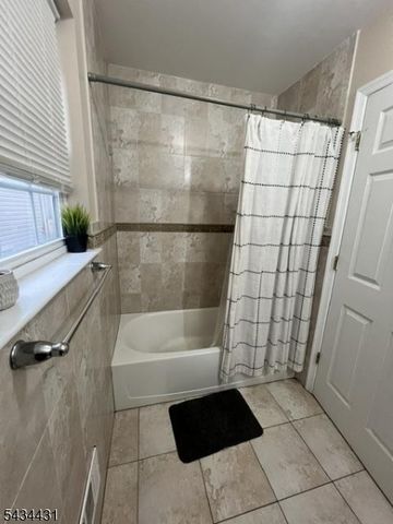 846 Garden St, Elizabeth City, NJ 07202