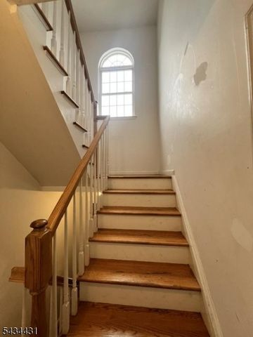 846 Garden St, Elizabeth City, NJ 07202