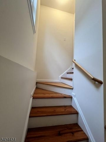 846 Garden St, Elizabeth City, NJ 07202