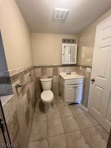 846 Garden St, Elizabeth City, NJ 07202