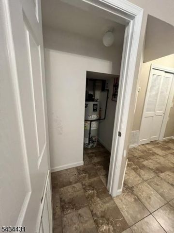 846 Garden St, Elizabeth City, NJ 07202
