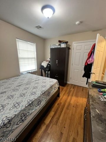 846 Garden St, Elizabeth City, NJ 07202