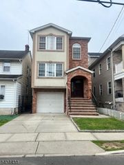 846 Garden St, Elizabeth City, NJ 07202