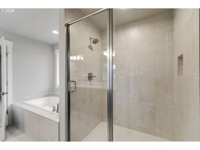 14047 Se PIPER CUB Way, Milwaukie, OR 97267