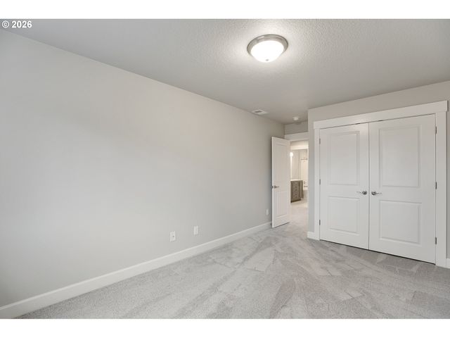 14047 Se PIPER CUB Way, Milwaukie, OR 97267