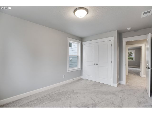 14047 Se PIPER CUB Way, Milwaukie, OR 97267