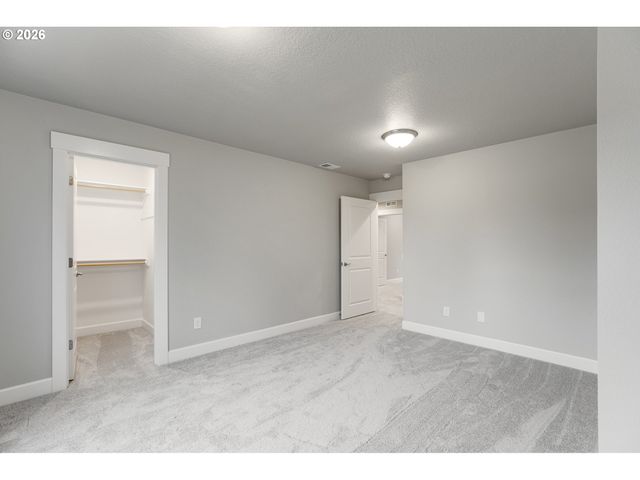 14047 Se PIPER CUB Way, Milwaukie, OR 97267