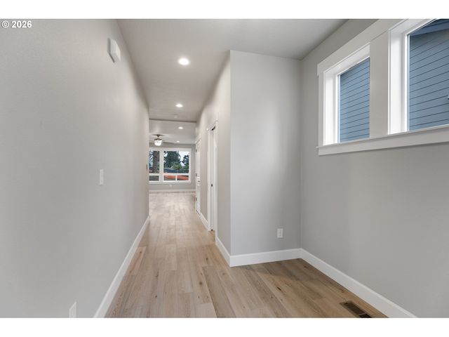 14047 Se PIPER CUB Way, Milwaukie, OR 97267