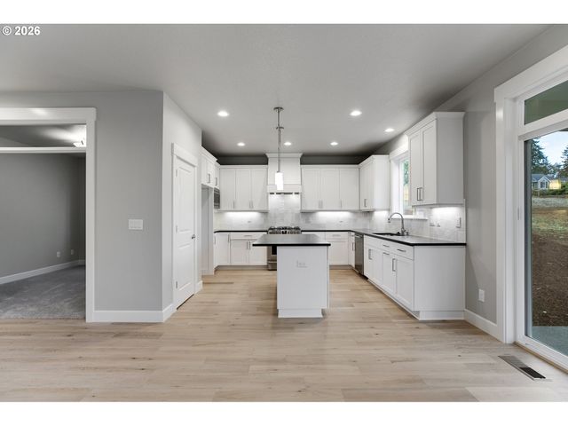 14047 Se PIPER CUB Way, Milwaukie, OR 97267