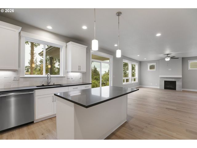 14047 Se PIPER CUB Way, Milwaukie, OR 97267