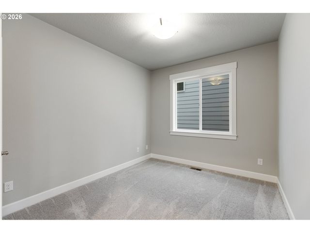 14047 Se PIPER CUB Way, Milwaukie, OR 97267