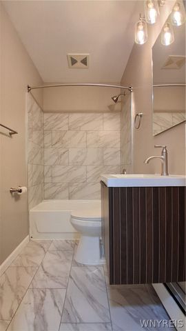 61 Elsie Lane, Grand Island, NY 14072
