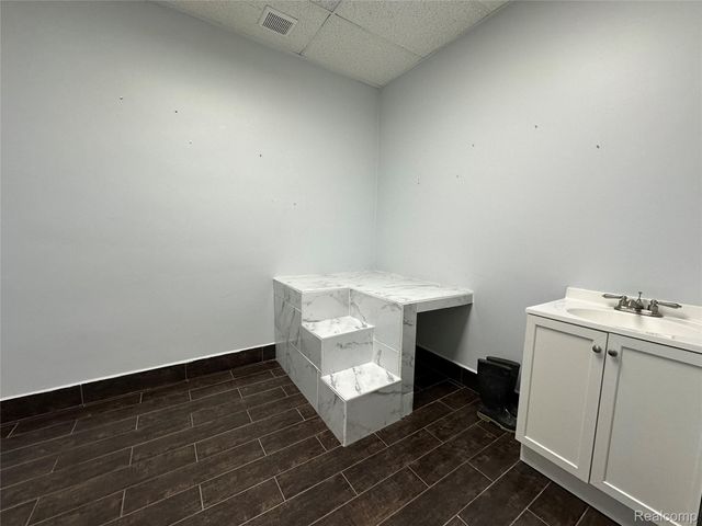 2012 Monroe Street 105, Dearborn, MI 48124