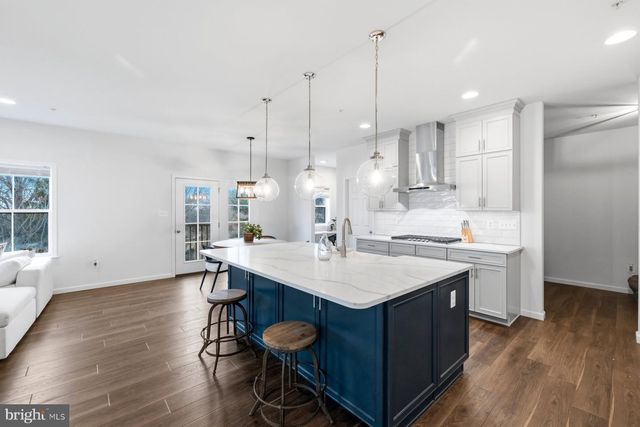 2758 HILLFIELD DR, Frederick, MD 21702